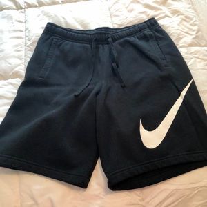 Men’s large black Nike shorts